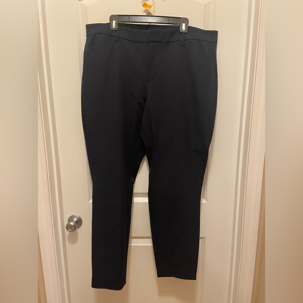 *Never worn* Old navy high rise pixie never-fade